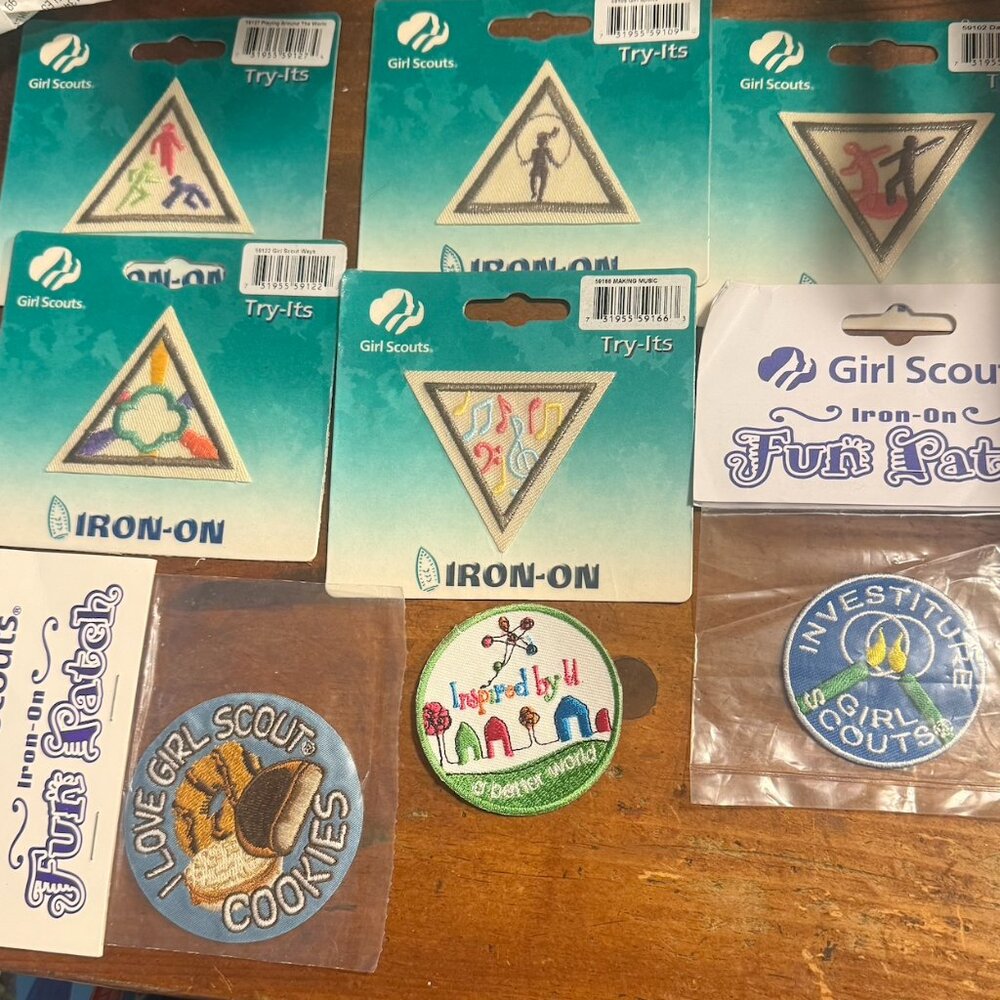 Lot of 8 Iron on Girl Scout Brownie Try It Badges & Fun Patches.  Some retired